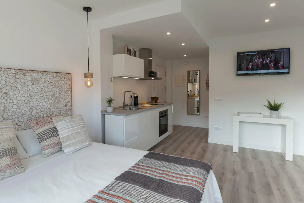 Apartment Lets Holidays Studio In Tossa Tossa de Mar
